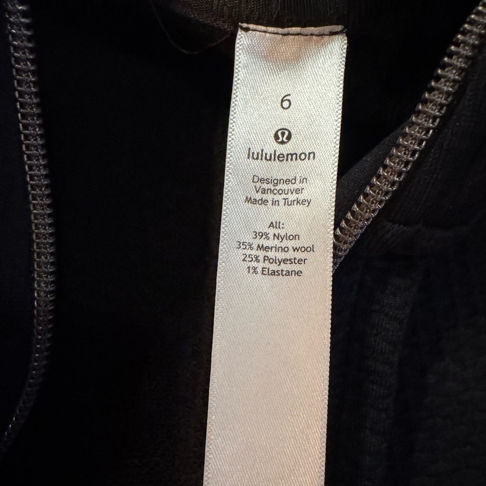 Lululemon Engineered Warmth Half Zip Black
Merino Wool Blend Pullover Size 6 - Picture 6 of 8